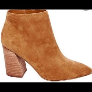 Steve Madden Ankle booties camel suede chunky boots size 9